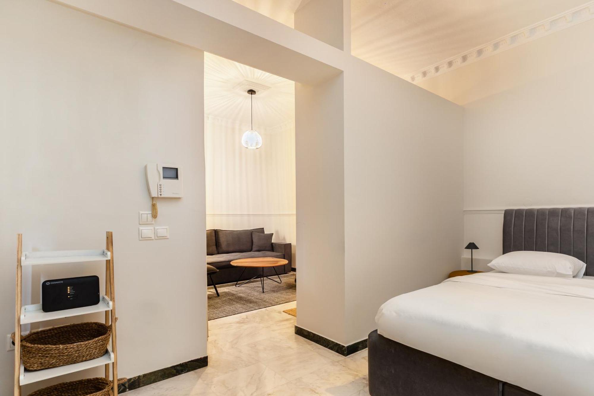 Apartment Coco By Halu! : Neoclassical With Balcony Thessaloniki