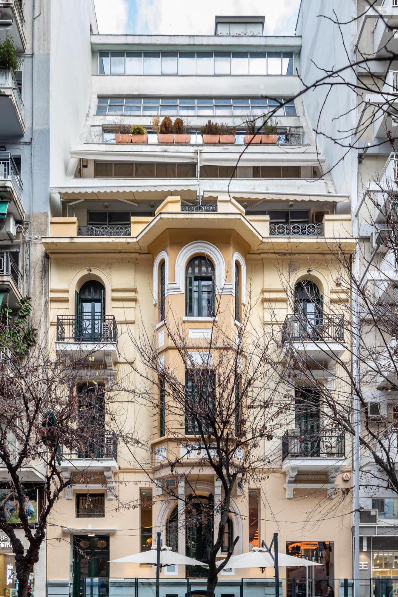 Apartment Coco By Halu! : Neoclassical With Balcony